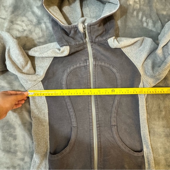 Lululemon Vintage Scuba - Picture 2 of 6